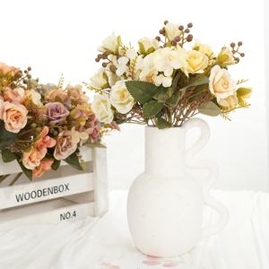 Flores artificiales de boda de decoración barata al por mayor adecuadas para ramo de flores artificiales familiares - Product Image 2