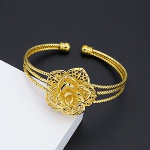 JXX Vente en gros de bracelets arabes en laiton pour femmes, design floral doré 24 carats, bijoux tendance, bracelets épais pour femmes - Product Image 1