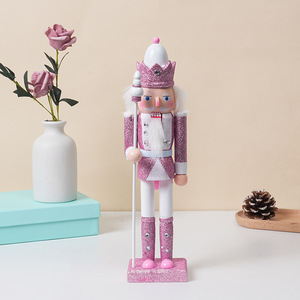 YUELIAN Figurine de soldat casse-noisette en bois rose pailleté faite à la main de 30 cm, ornement pour Noël, Nouvel An, cadeaux, décoration - Product Image 4