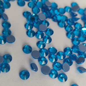 ZK gros SS6-SS30 rond <span class=keywords><strong>Strass</strong></span> chaleur fixe cristal Capri bleu <span class=keywords><strong>strass</strong></span> en vrac dos plat verre chaleur fixe <span class=keywords><strong>strass</strong></span> vêtements - Product Image 6