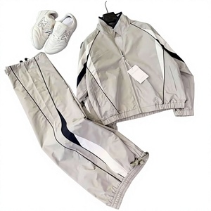 Vente en gros de survêtements de sport pour hommes en mélange de polyester et de coton, à séchage rapide, avec logo personnalisé - Product Image 5
