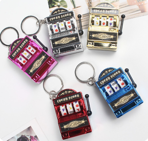 Porte-clés promotionnel en plastique, mini machine à sous porte-bonheur, porte-clés machine à fruits - Product Image 1