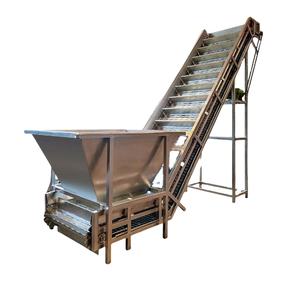 Convoyeur à plateaux en acier inoxydable pour l'alimentation automatique des élevages, type déflecteur, petit convoyeur de matériaux à forte pente - Product Image 1