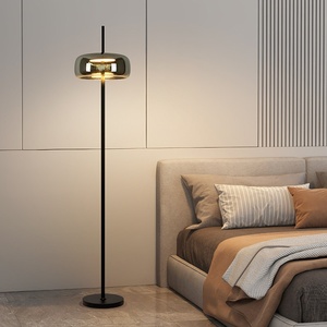 Lámpara <span class=keywords><strong>de</strong></span> <span class=keywords><strong>Pie</strong></span> Italiana Minimalista <span class=keywords><strong>de</strong></span> Hierro con Estilo <span class=keywords><strong>de</strong></span> Lujo para Sala <span class=keywords><strong>de</strong></span> Estar, Sofá, Dormitorio, Decoración <span class=keywords><strong>de</strong></span> Alta Gama - Product Image 1