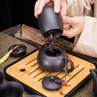 Ensemble de thé en argile violette en gros, 12 pièces, ensemble de voyage portable avec théière, tasses à thé, plateau en bambou, logo personnalisé, ensemble cadeau de tasses en céramique