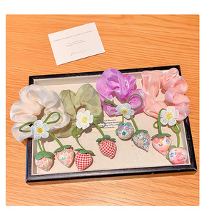 Đáng yêu <span class=keywords><strong>satin</strong></span> tóc scrunchies với dâu tây và hoa trang trí dễ thương phụ kiện tóc cho trẻ thời trang-ý thức cô gái - Product Image 3
