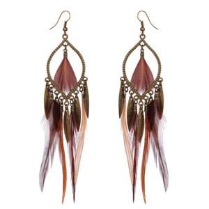 Pendientes de plumas con baño de bronce antiguo, estilo bohemio, joyería informal para mujer 2023 - Product Image 1