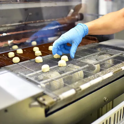 Máquina automática de recubrimiento de Chocolate, máquina de recubrimiento de Chocolate con cinta de refrigeración