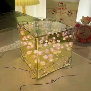 Lámpara de Mesa con Espejo de Tulipanes Hecha a Mano para el Día de la Madre, Luz Nocturna Personalizable, Cubo de Cristal con Flores de Tulipanes, Luz Nocturna LED - Product Image 5