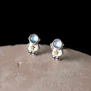 Cute Tiny Astronaut Colored Glass Stone Moon Star Planet S925 Sterling Silver Earrings JewelryためGirls Gift Jewelry