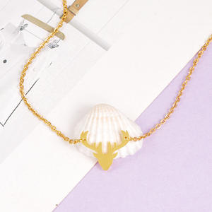 Vente en gros Collier pendentif animal personnalisé Pendentif tête <span class=keywords><strong>de</strong></span> <span class=keywords><strong>cerf</strong></span> Offre Spéciale Accessoires mignons Collier bijoux unisexe plaqué or 18 carats - Product Image 5