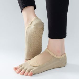 ถุงเท้าโยคะตาข่ายกันลื่นครึ่งนิ้วของผู้หญิงสำหรับมืออาชีพถุงเท้าแยกนิ้วเท้าออกแบบมาสำหรับการเต้นพิลาทิสฟิตเนสและกีฬา - Product Image 4