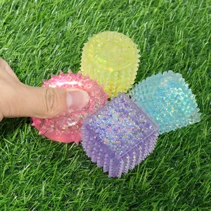 2024 desain baru bola mainan dekompresi laris manik-manik geometri Remas kulit Spiky lembut mainan bola kreatif baru