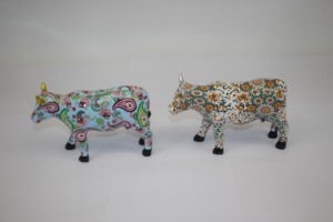 Adornos Decorativos para el Hogar con Forma de Vaca, Hechos a Mano, en Todos los Colores, Recuerdo de Viaje, Estilo Adorable y Personalizado - Product Image 3