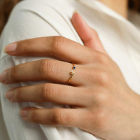 Bague personnalisée EMANCO en acier inoxydable avec initiale et pierre de naissance, ajustable, pour femme