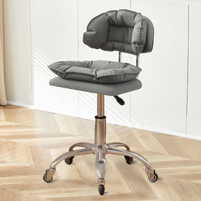 สีเทาเข้ม