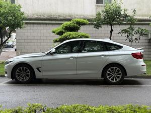 <span class=keywords><strong>BMW</strong></span> Serie 3 2017 320i Edizione Fashion, Berlina Sportiva Usata con Tetto Panoramico, Veicolo per Pendolarismo Quotidiano e Viaggi Familiari - Product Image 4