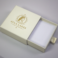 Boîte à bijoux coulissante de luxe en papier avec logo personnalisé, dorure à chaud, faible MOQ, emballage cadeau compact avec ruban pour bagues et colliers