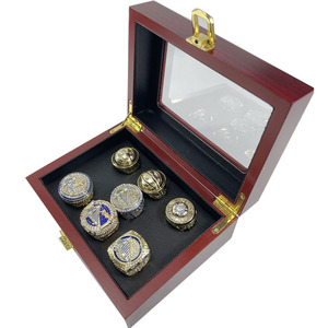 Bague de championnat des <span class=keywords><strong>Golden</strong></span> <span class=keywords><strong>State</strong></span> <span class=keywords><strong>Warriors</strong></span> pour hommes (7 pièces) - <span class=keywords><strong>Ensemble</strong></span> de basketball commémoratif - Bijoux à la mode très vendus - Product Image 5
