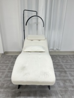 Prix d'usine, mobilier de salon, lit de massage de salon de beauté, style incurvé, lit pour les cils pour salon avec différentes couleurs