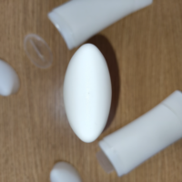 Récipient ovale de déodorant anti-transpirant OEM ODM avec fond de remplissage vide en plastique PP de couleur personnalisée torsadé de 60g