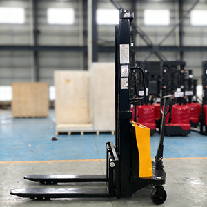 500 किलो 700 किलो 1000 किलो 2.0 टन सेमी इलेक्ट्रिक सेल्फ लोड लिफ्टिंग पैलेट स्टेकर फोर्कलिफ्ट स्टैंडिंग स्टाइल सेमी इलेक्ट्रिक स्टेकर - Product Image 3