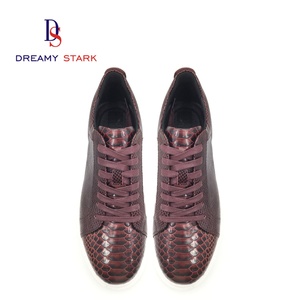 Chaussures à lacets en cuir véritable personnalisées, confortables et légères, design sportif et élégant, logo personnalisable, saison printemps/été - Product Image 4
