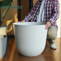 Pot Tanaman Besar untuk Luar Ruangan, Terlaris, Motif Garis Vertikal, Pot Taman Elegan, Berkualitas Tinggi, Ringan