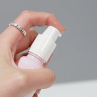 Flacon compte-gouttes en verre rose givré de 30 ml pour huile essentielle