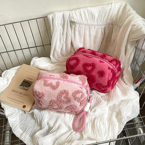 กระเป๋าเครื่องสำอางผ้ากำมะหยี่ขนาดใหญ่สำหรับผู้หญิงใหม่กระเป๋าใส่ซักแบบพกพาสำหรับเดินทางกระเป๋าคลัทช์น่ารักสำหรับผู้หญิง - Product Image 3