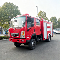 Kendaraan Pemadam Kebakaran Dongfeng Diesel 3 Ton Penggerak Empat Roda 4X4 Kombinasi Air dan Busa untuk Penyelamatan Kebakaran 3001-5000L