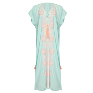 Caftán largo y holgado con bordados impresionantes, estilo bohemio, para playa o como cubrebañador, con decoración de borlas, para damas elegantes. - Product Image 1