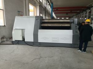 Fabricante de Máquinas de Rolado de Placas Metálicas CNC a Gran Escala, Máquina de Rolado en Caliente de Metal con Pre-doblado por Rodillos, Accionamiento Hidráulico - Product Image 5