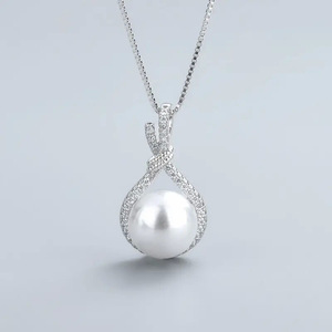 Collana con ciondolo rotondo cavo per donna, gioielli classici e minimalisti alla moda - Product Image 2