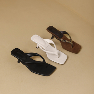 Sandalias de tacón alto para mujer, nuevo estilo de verano, retro, con estampado de leopardo, estilo tanga, punta cuadrada, tacón de aguja, fáciles de poner. - Product Image 5