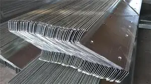 Acero estructural de flexión en frío galvanizado de alta calidad C Z, perfil de acero formado en frío, Purina Z