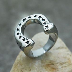 Anillo de estrella de seis puntas de acero inoxidable europeo y americano, joyería para hombre, venta al por mayor, anillo de acero de titanio para hombre con estrella de cinco puntas - Product Image 5