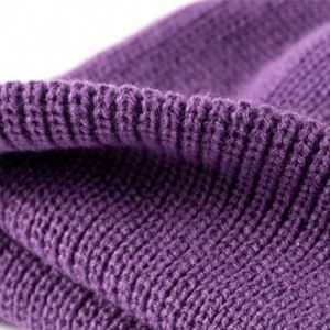 Bonnet en tricot unisexe uni, personnalisable avec logo brodé 3D, bord court, style pêcheur, pour la plage et les affaires, vente en gros - Product Image 3