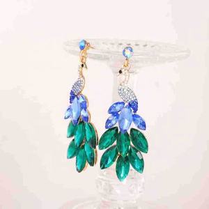 Boucles d'oreilles pendantes de luxe haut de gamme pour femme, tendance, ethniques, en forme d'animal, ornées de strass en cristal, plaqué or sur cuivre, pour anniversaire - Product Image 4