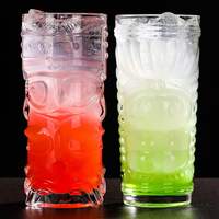 Verre à cocktail Tiki 420 ml soufflé à la main avec motif totem en relief, dégradé de couleurs transparentes, pour whisky tropical, jus, plage, mariage