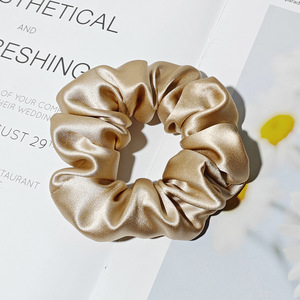 Élastique à cheveux en soie premium 30 mm, grande taille 4/6 cm, style coréen haut de gamme, accessoire pour cheveux pour femme, fabriqué 100 % en soie de mûrier de haute qualité - Product Image 5