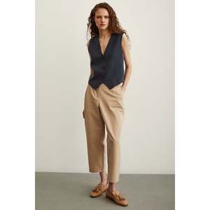 Pantalones Rectos Color Beige Mango de Cintura Alta Antiarrugas para Mujer - Product Image 4