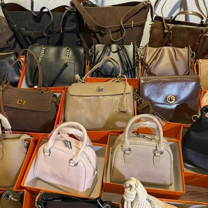 Lots en gros de sacs de marque mixtes pour femmes – Styles de luxe de créateurs, sacs à main de mode variés, assortiment haut de gamme tendance - Product Image 2