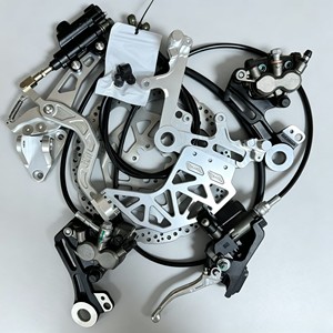 Plaquettes <span class=keywords><strong>et</strong></span> disques de frein <span class=keywords><strong>avant</strong></span> <span class=keywords><strong>et</strong></span> arrière, pièces de rechange compatibles avec la moto électrique tout-terrain Surron Ultra Bee - Product Image 1