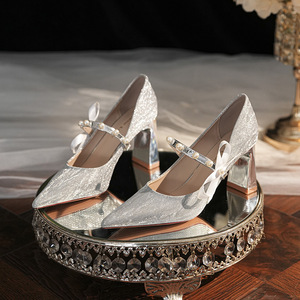 Sandales à talons pour femmes, bout pointu, talon épais, bride perlée, chaussures de mariage élégantes, talon moyen 2-3 cm, décoration nœud - Product Image 1