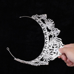 Nuova Corona in Lega con Cristalli Bianchi Incastonati, Ideale per Concorsi di Bellezza, Feste di Compleanno, Accessorio per Capelli - Product Image 3