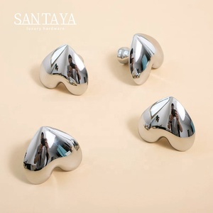 Poignées en laiton plaqué or Santaya PVD en forme de cœur pour armoires de cuisine, armoires de chambre, tiroirs et autres poignées de meubles - Product Image 5