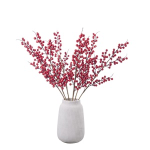 Branche artificielle de baies de houx rouges CallaFloral en plastique pour décoration intérieure, branche unique MW61209 - Product Image 5