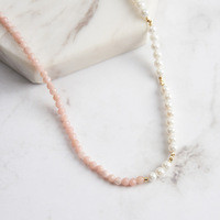 Collier tendance RINNTIN GMN52 plaqué or avec perles d'opale rose naturelle et perles de coquillage pour femme
