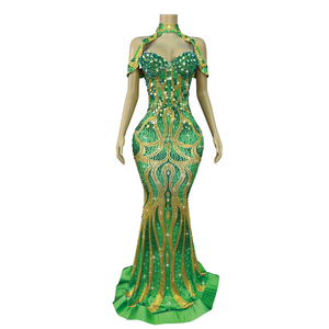 Vestido de Gala de Gasa Verde Jade con Encaje, Pedrería y Cola de Capilla, Estilo Natural, para Alfombra Roja - Product Image 1